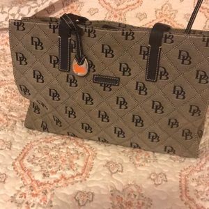 Dooney & Bourke